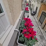 L'officina Oda ve Kahvaltı