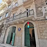 L'officina 4*