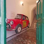 Oda ve Kahvaltı L'officina Bari