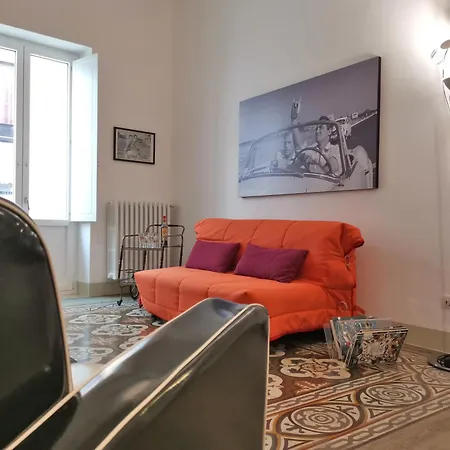 L'officina Бари