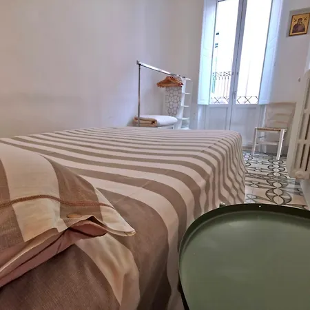 Alojamento de Acomodação e Pequeno-almoço L'officina 4*