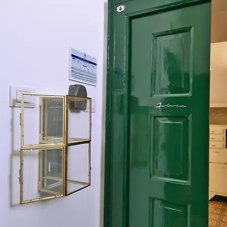 L'officina Бари