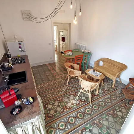 L'officina Бари