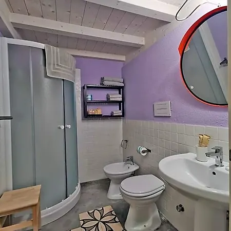 L'officina Бари